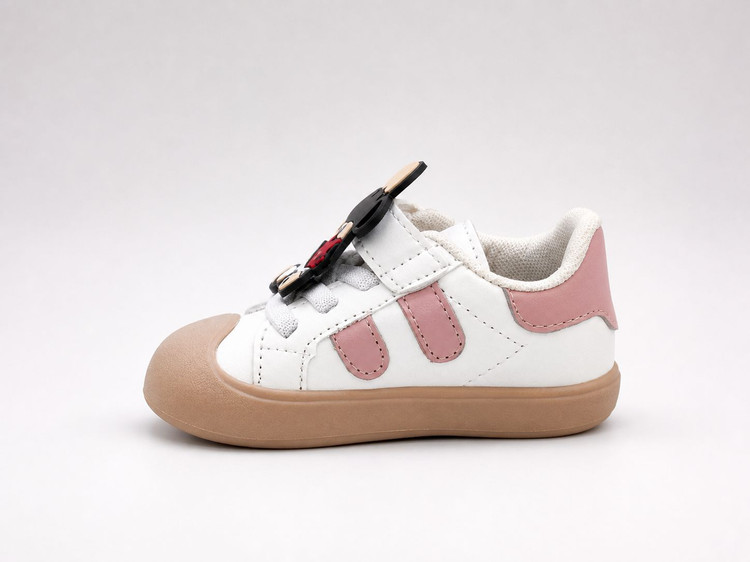 کفش بچگانه نقلی تولید ایران طرح عروسک لبوبو ( عروسک قابل باز شدن میباشد)